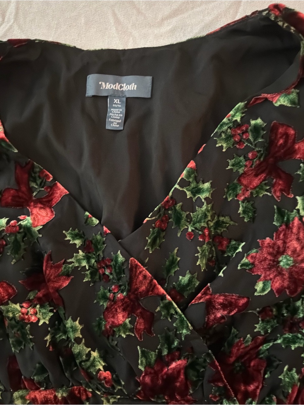 ******* ModCloth Black Velvet Floral Mini Dress - Red & Green Holiday b6 ******* - Picture 5 of 5